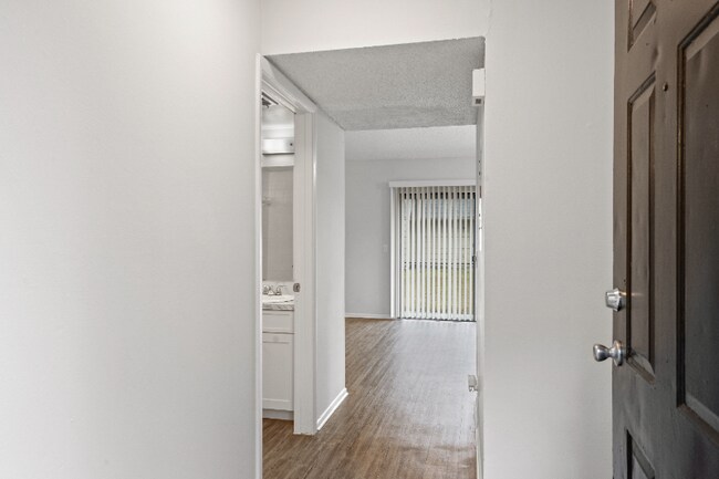 Foto del edificio - 2560 W Bird St