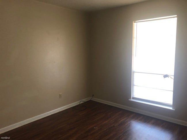 Building Photo - 2 br, 1 bath  - 912 Navajo Trl