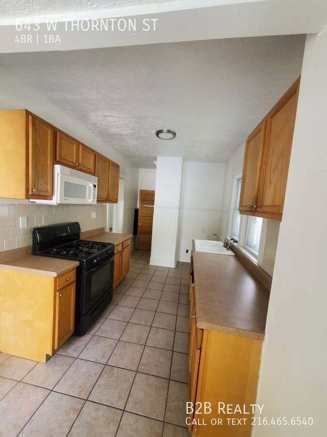 Foto del edificio - 643 W Thornton St