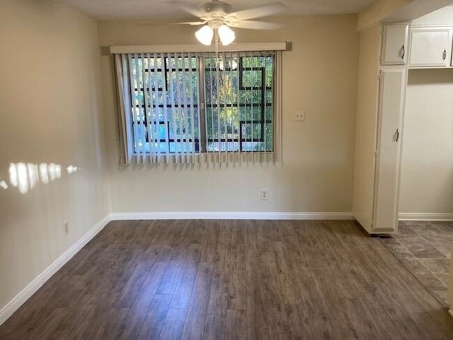 Foto del interior - 1799 Hollywood Way