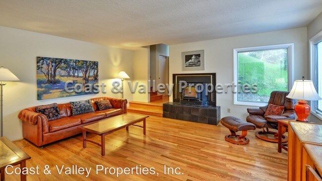 Foto del edificio - 3 br, 2 bath House - 212 A San Benancio Rd.