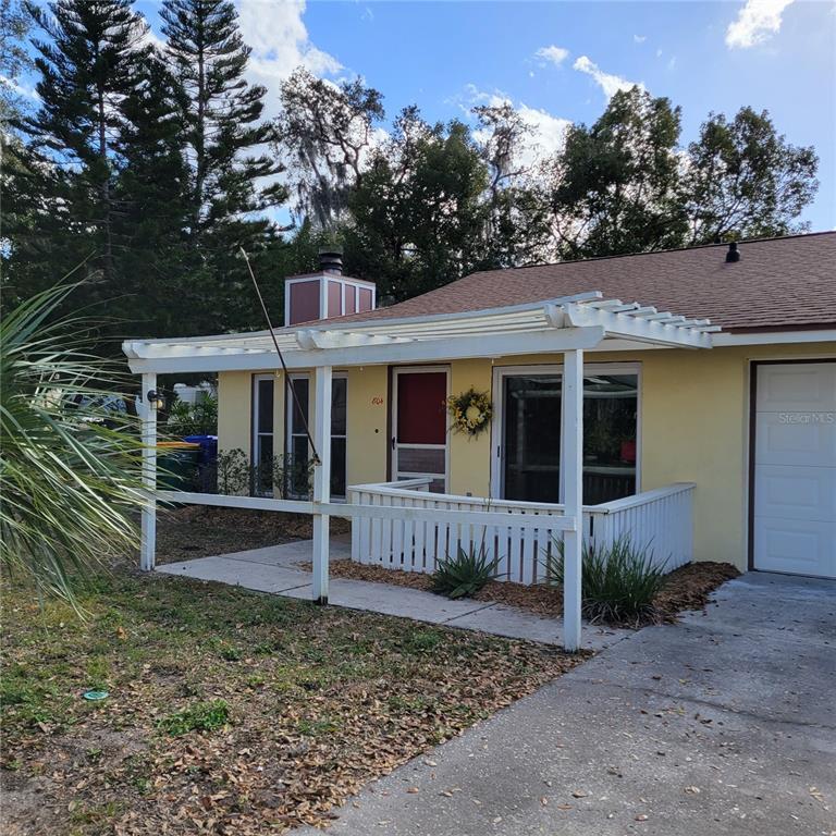 804 McLain Ct, Tavares, FL 32778 Townhouse for Rent in Tavares, FL