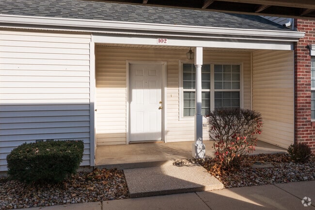 Entrance - 2 bdr 2 1/2 bath - Village Green Townhomes