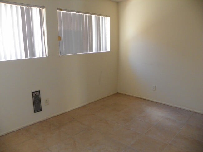 Foto del edificio - 4177 Mount Alifan Pl