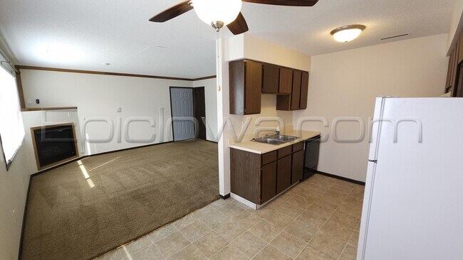 Building Photo - 1234 O Ave Pl NE