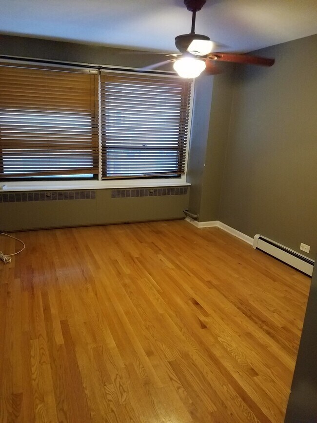 Foto del edificio - 4180 N Marine Dr