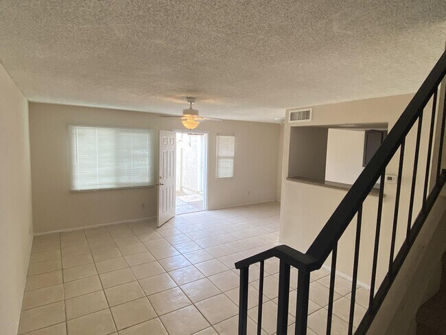 Building Photo - 4476 E Pueblo Ave