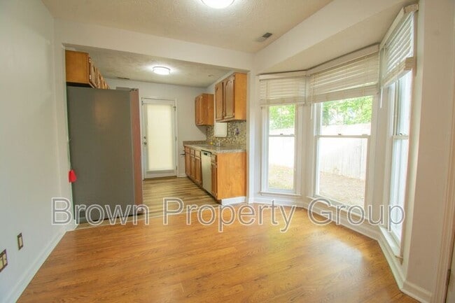 Building Photo - 6839 Shawcross Ln