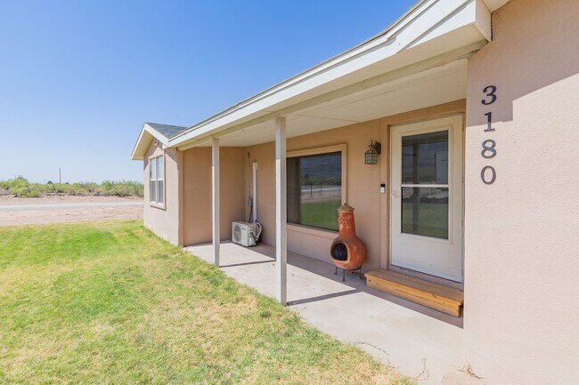 Foto del edificio - Charming 3 bedroom 2 bath Home - MOVE IN S...