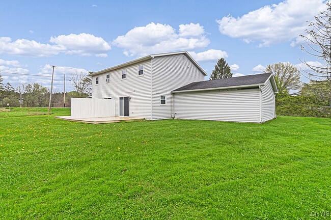 Foto del edificio - 9395 Pine Grove Ln