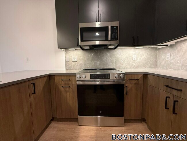 Building Photo - 199 Gardner St