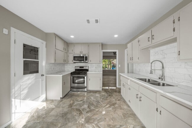 Building Photo - 4110 Friar Point Rd