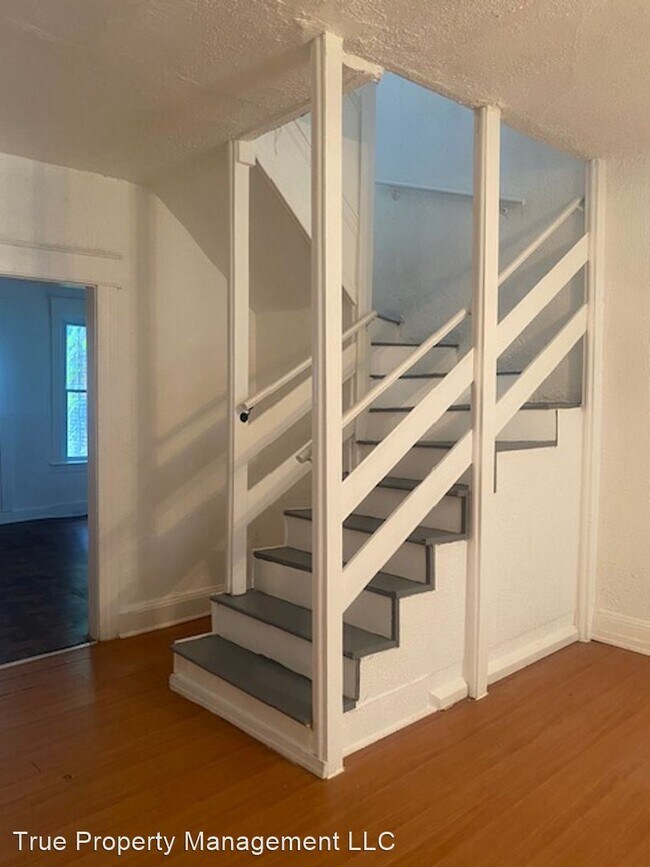 Foto del edificio - 3 br, 1 bath House - 3127 Baker St