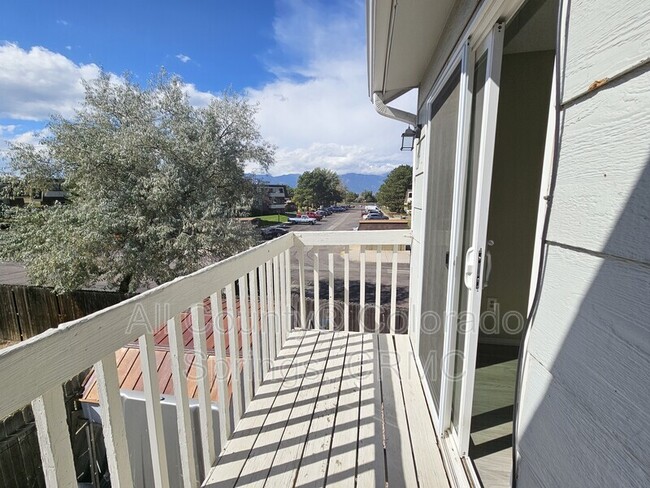 Building Photo - 1010 Mazatlan Cir