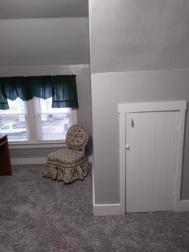 bedroom bedroom - 311 E South Ave