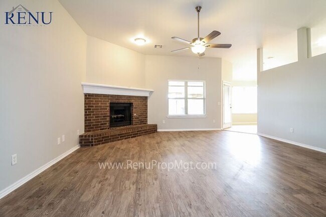 Foto del edificio - SPECIAL: 50% off first month's rent!  This...