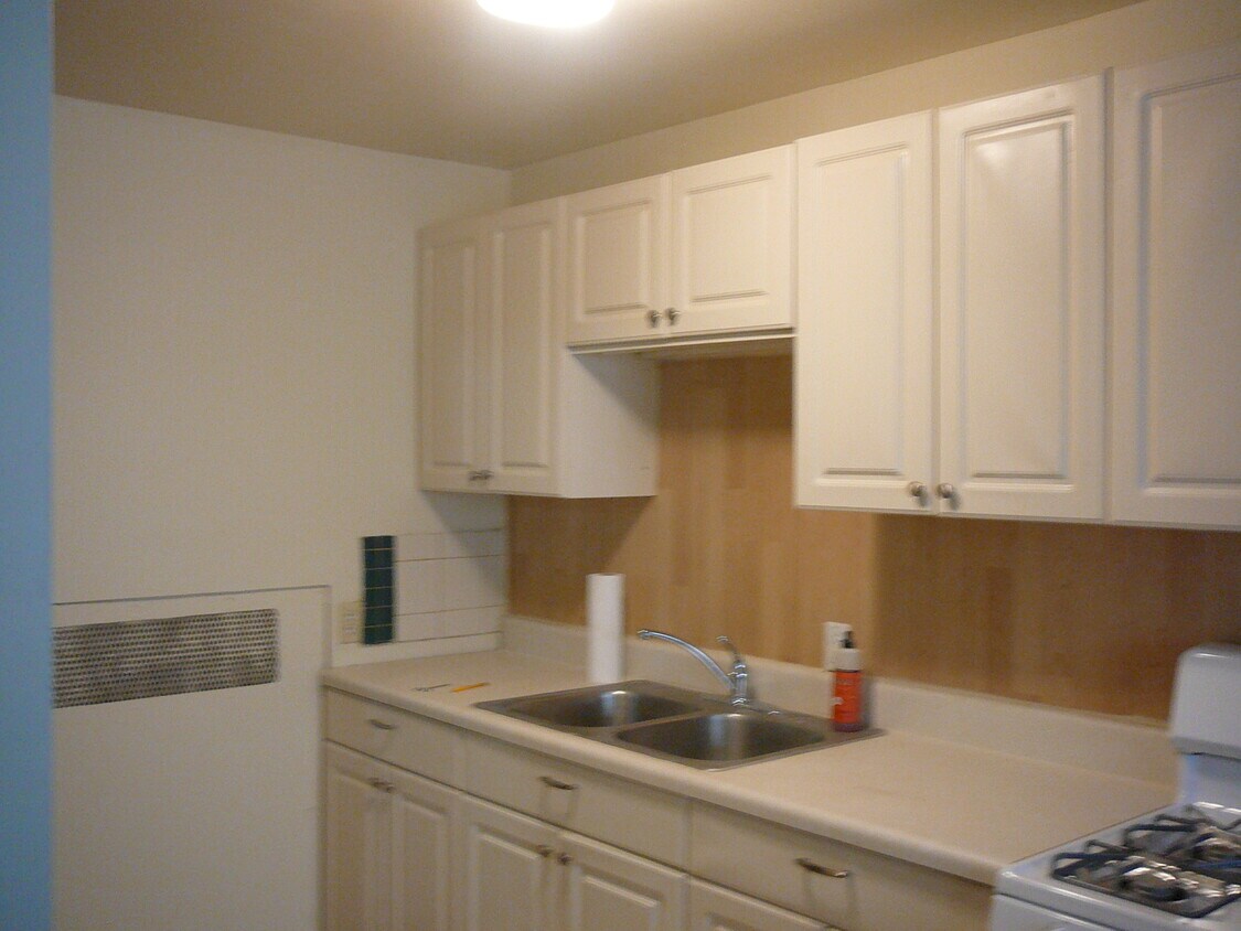Foto principal - 457 W 8th St