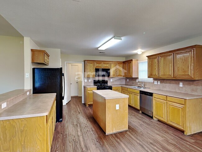 Foto del edificio - 126 Jennings Dr