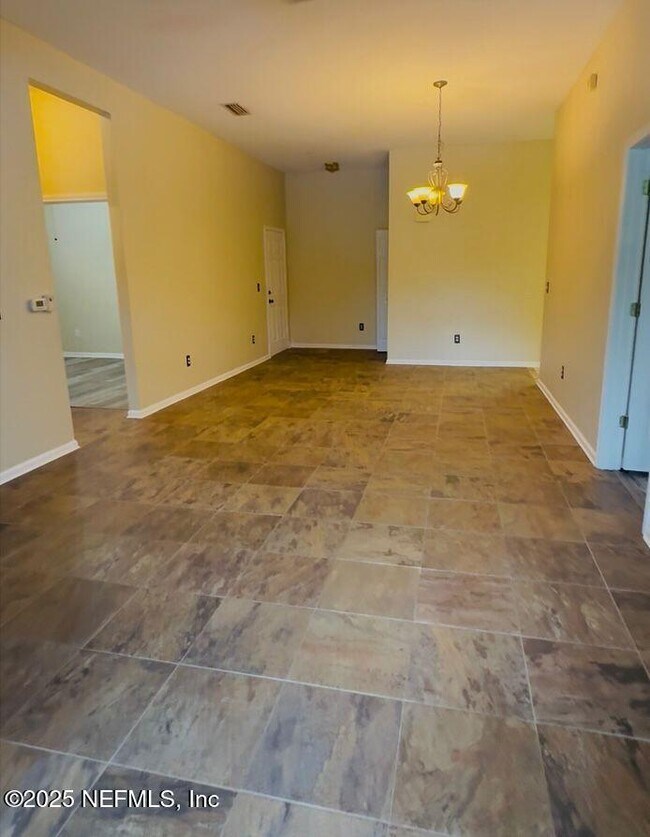 Foto del edificio - 7059 Deer Lodge Cir