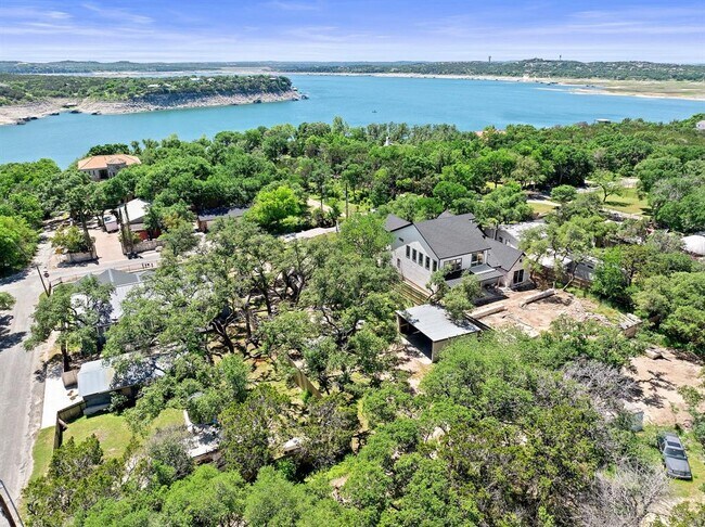 Building Photo - 14802 Arrowhead Dr