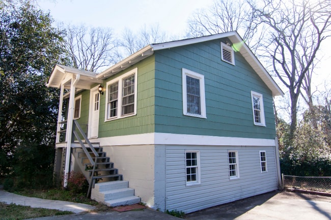 Building Photo - 2118 Northview Ave