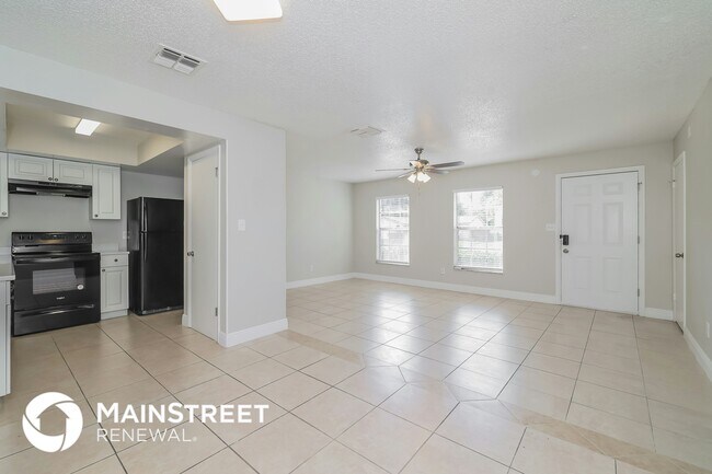 Foto del edificio - 1829 Columbine Dr