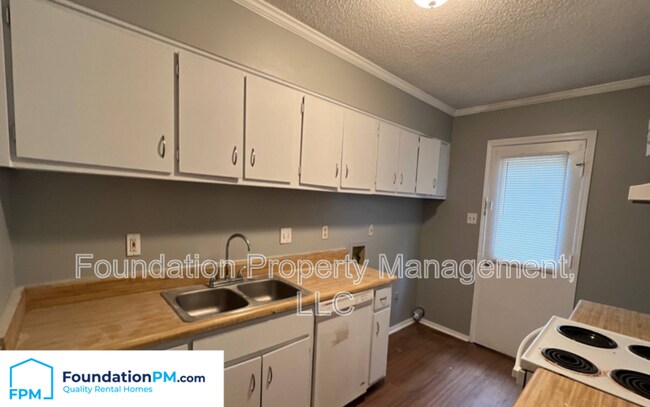 Building Photo - 3927 Timberwood Dr
