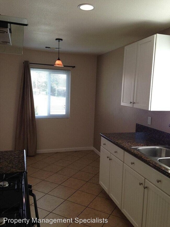 Foto del edificio - 2 br, 1 bath House - 1895 Sequoia Ave
