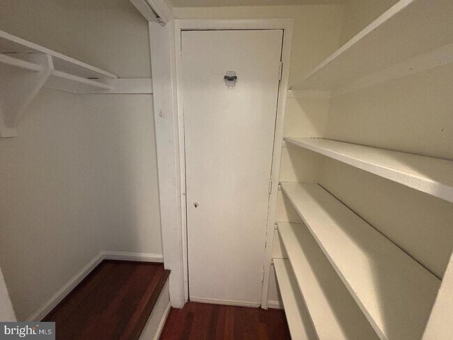Foto del edificio - 7734 Donnybrook Ct