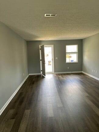 Building Photo - 1523 Meadow Spring Dr