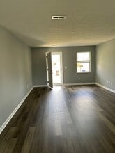 Building Photo - 1523 Meadow Spring Dr