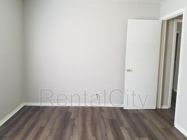 Foto del edificio - 781 Rushmeade Rd