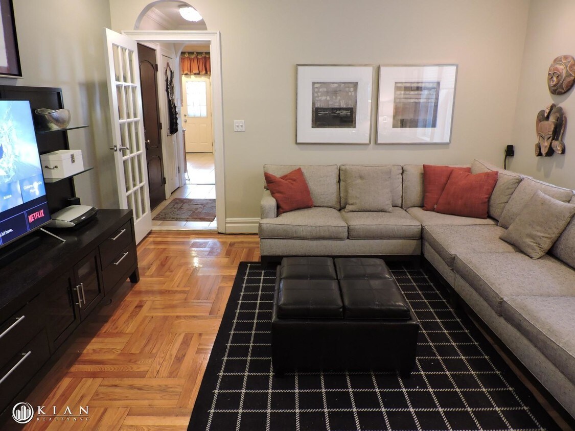 839 E 217th St Unit 2, The Bronx, NY 10467 Room for Rent in The Bronx