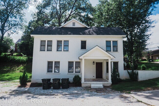 Foto del edificio - 5 br, 4 bath House - 342 E. Magnolia Ave