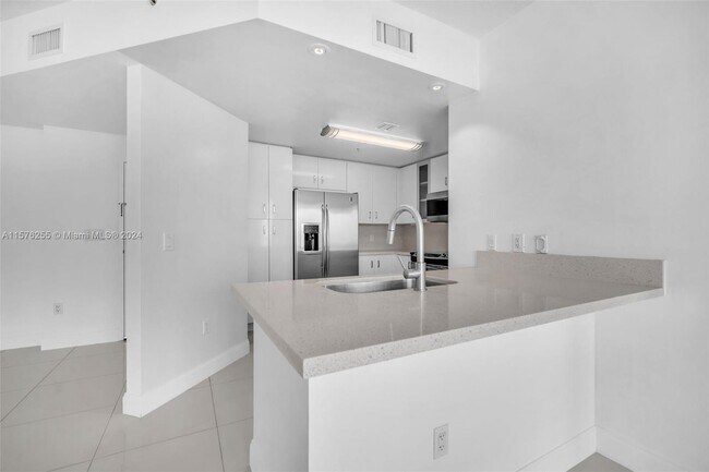 Building Photo - 7900 Harbor Island Dr