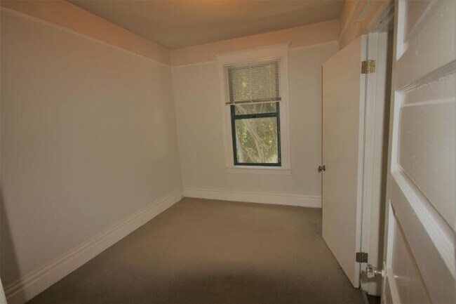 Building Photo - 1 bedroom in San Francisco CA 94109