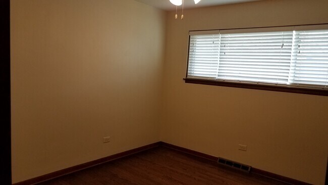 Foto del edificio - 4941 Stanley Ave