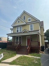 Building Photo - 725 S Beech St