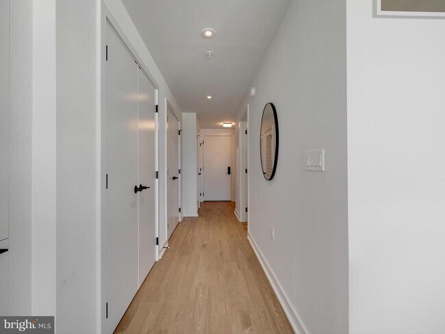 Foto del edificio - 1625 Eckington Pl NE