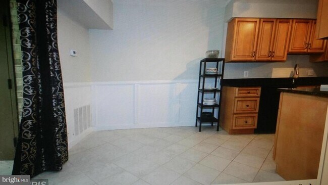 Building Photo - 2226 CASTLE ROCK Sq