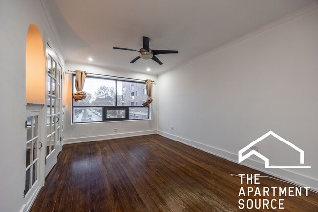 Foto del edificio - 3716 W Belmont Ave