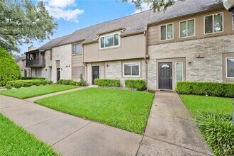 Building Photo - 6652 Montauk Dr