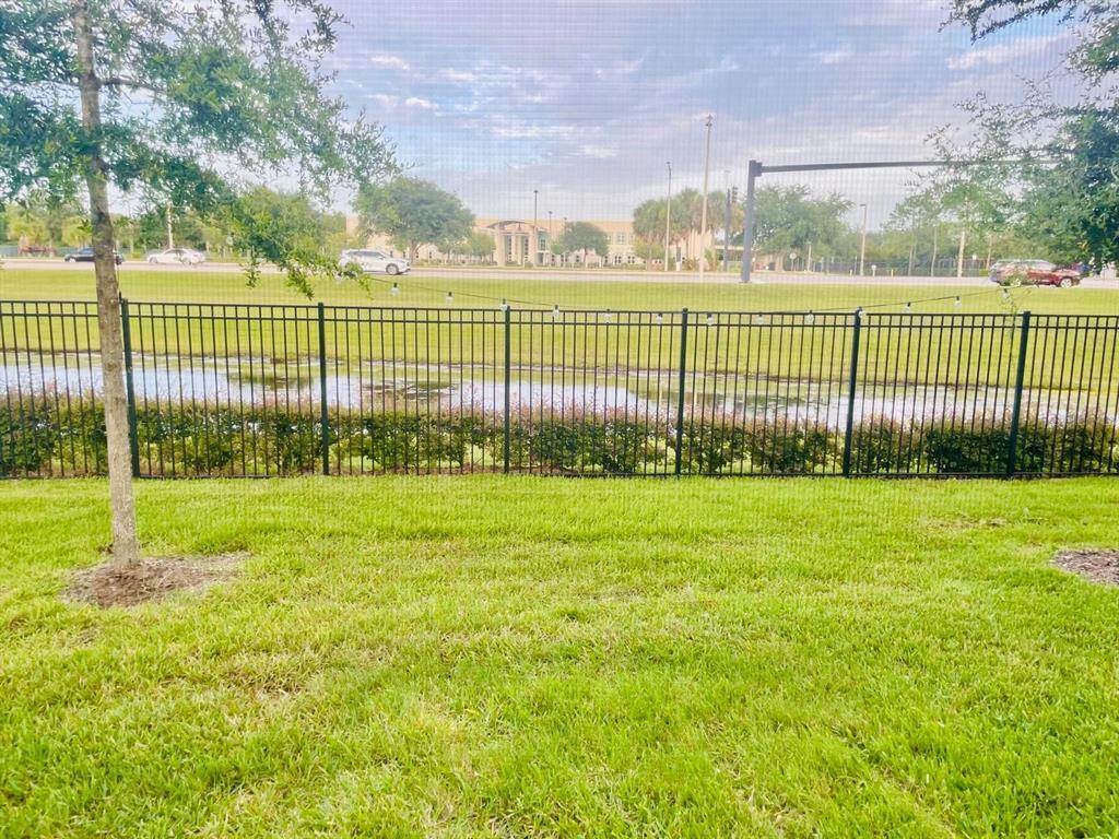 Foto principal - 1301 Flowing Tide Dr