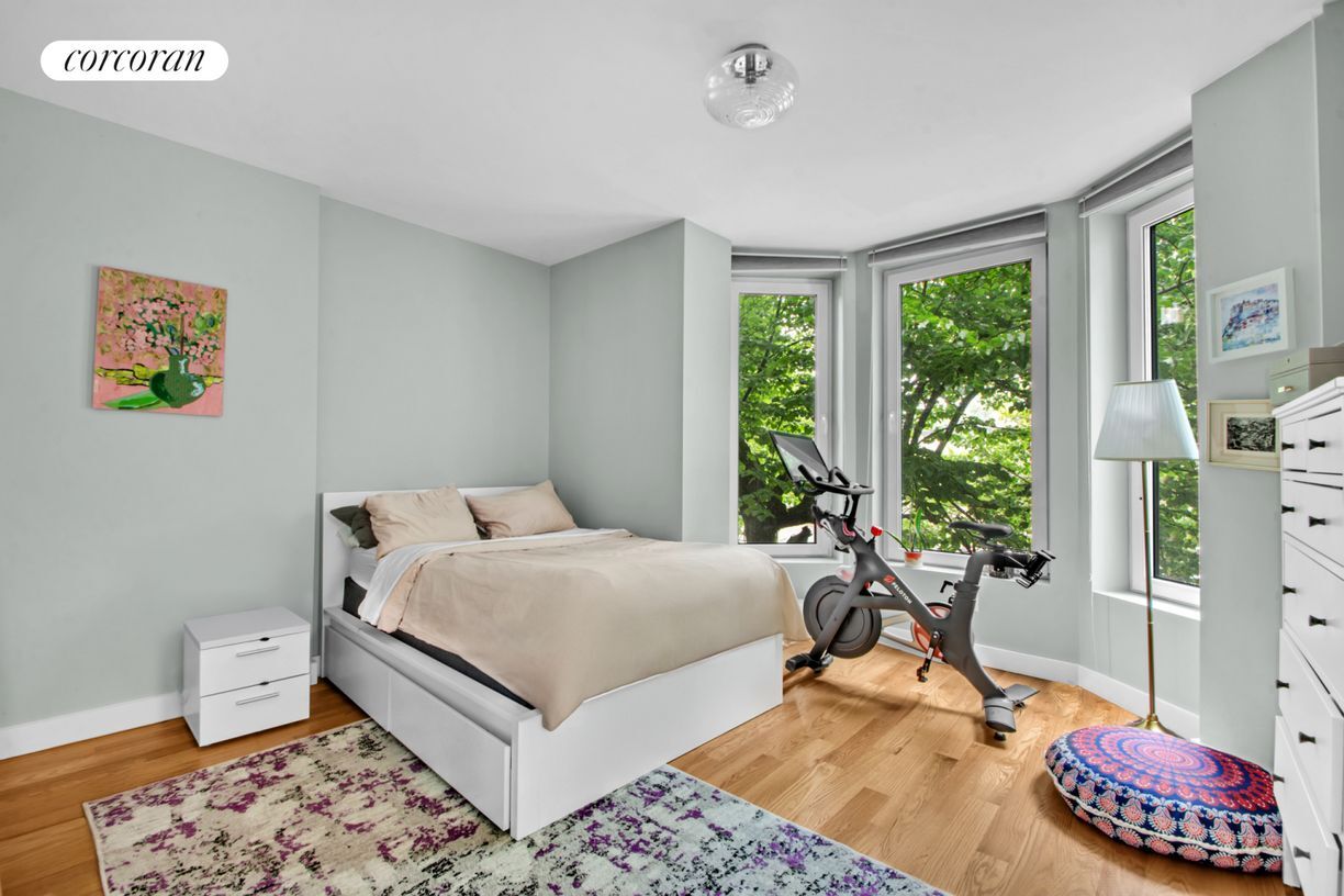 Foto principal - 476 2nd St