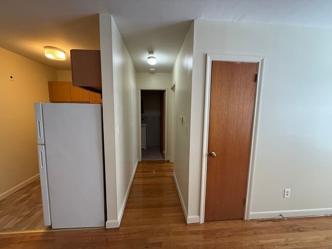 Photo - Beautifully-Maintained 1-Bedroom & Centrally Located to Everything You Need! Apartment