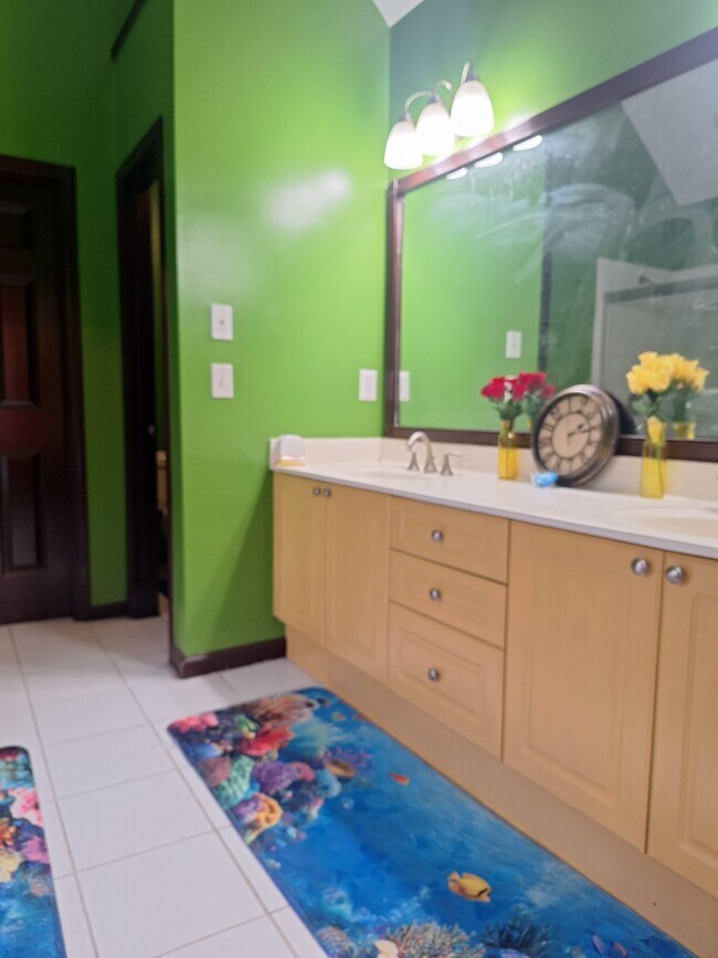 Foto del edificio - 100 Sunvalley Dr