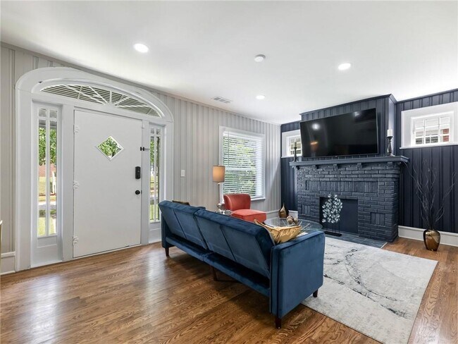 Building Photo - 1054 Katherwood Dr SW