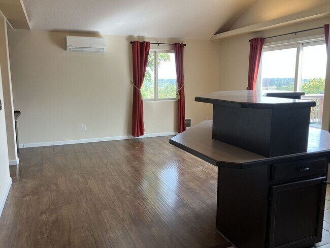 Foto del edificio - 3096 Deering Dr NW