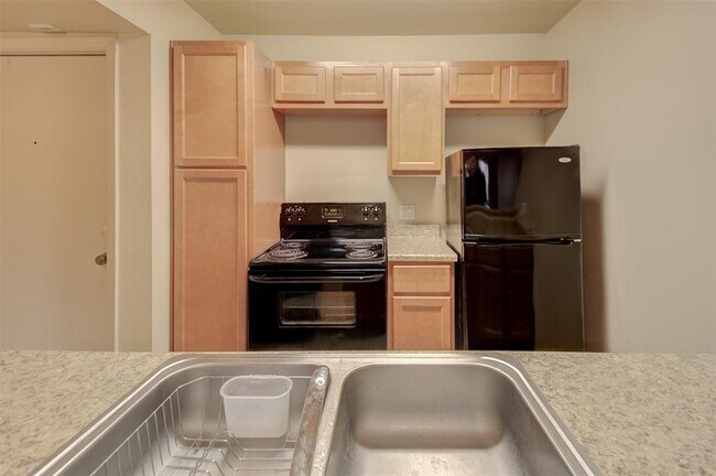 Building Photo - 3045 Walnut Bend Ln