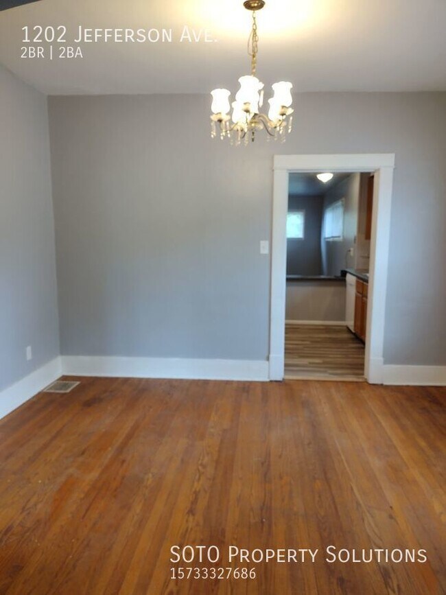 Building Photo - 2BD/2BA Spacious House